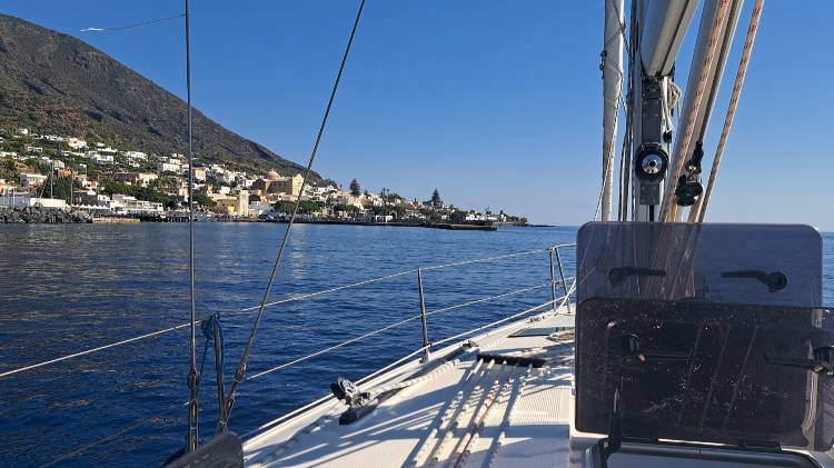 Volcano, Porto di Ponente_B1B7D8E2-E2D5-455B-9814-C389B63AA767