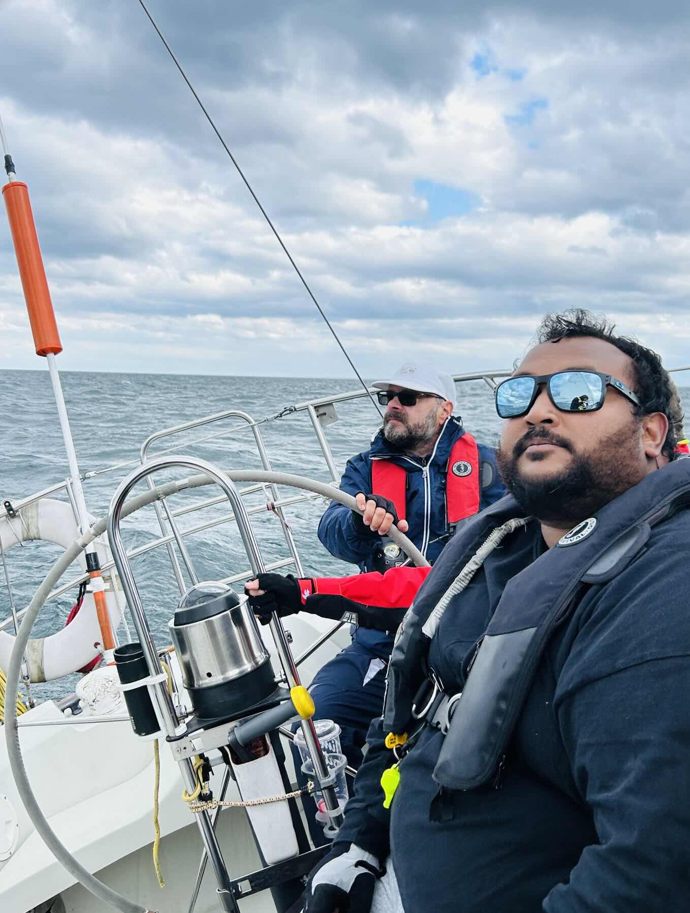 sailing on Bay Laurel_651B7A6A-0EFF-49AF-A494-E0093BD8E779