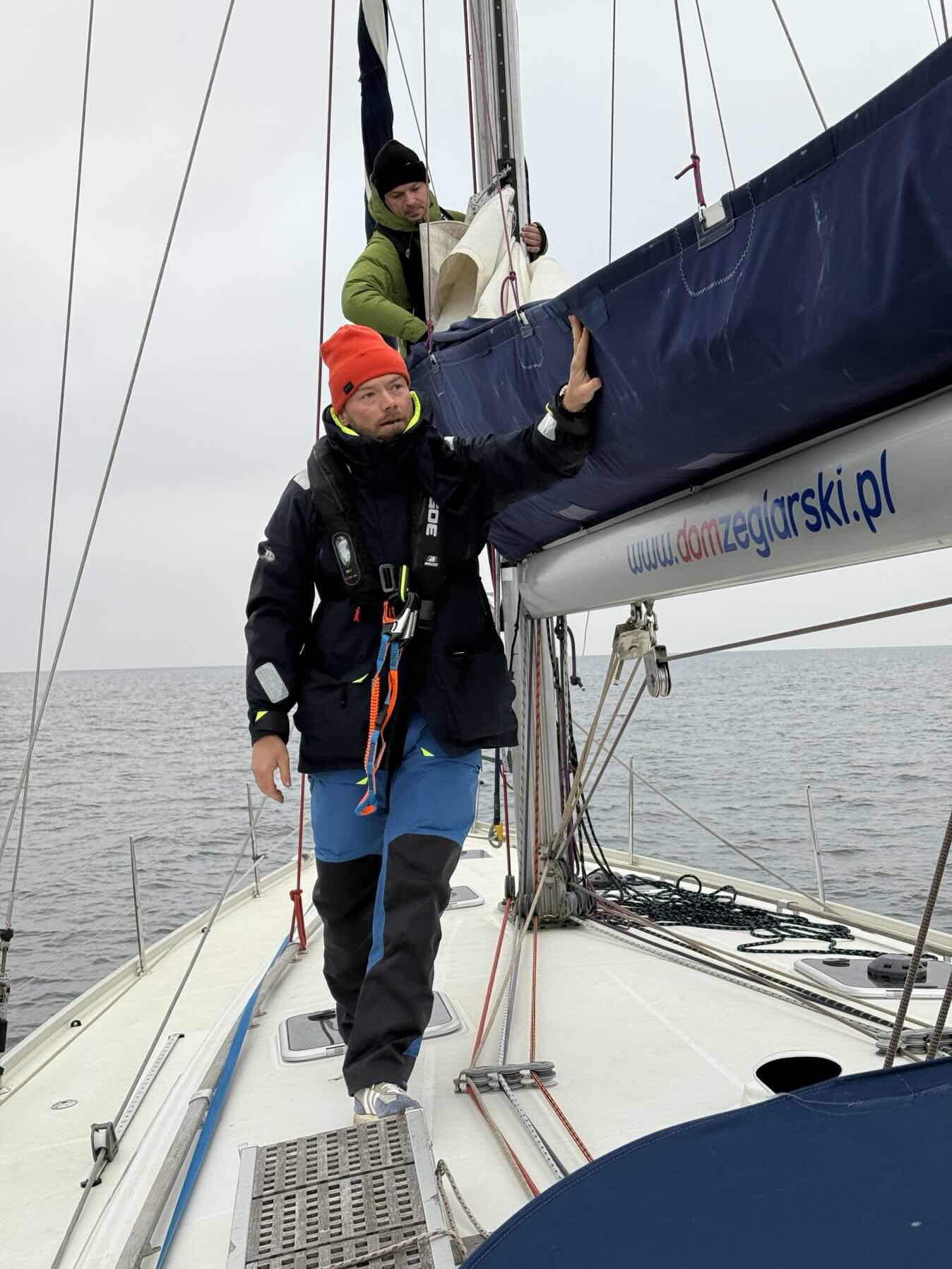 Voyage_51B6152A-0FBA-479C-B449-D942433D471C