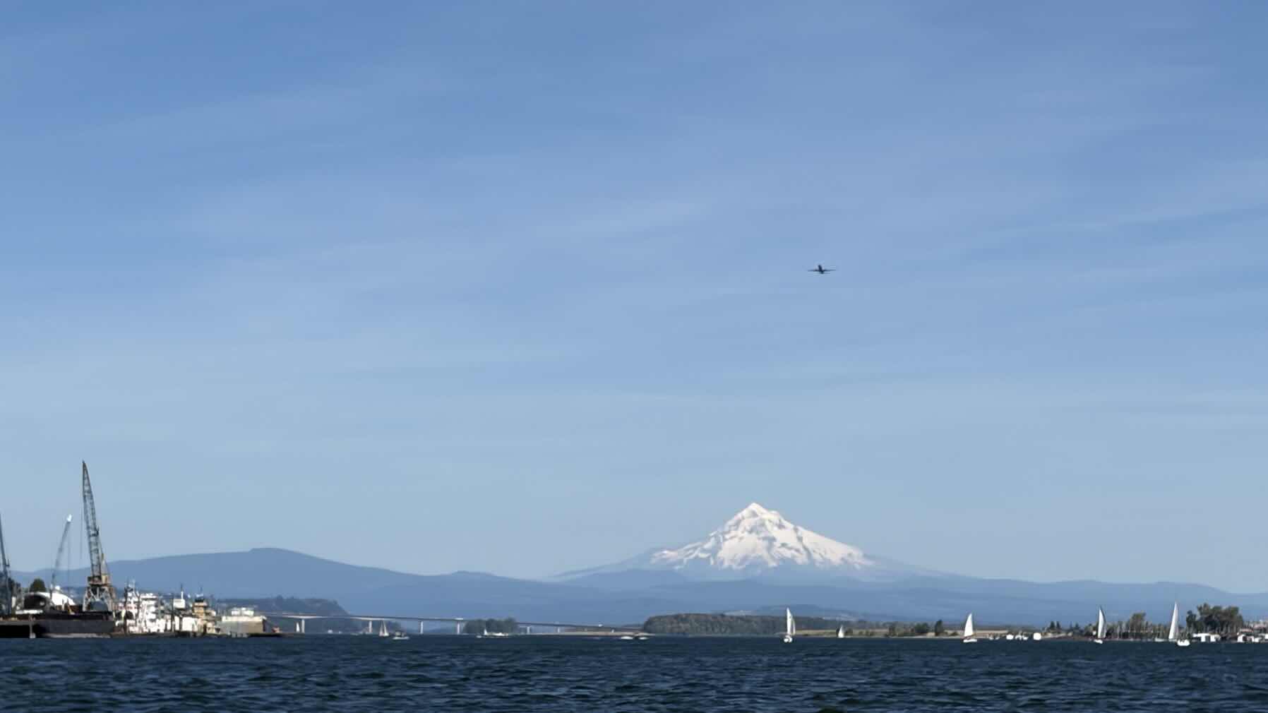 3 sailors walked onto this boat… _EB9BDF19-E93D-4D42-95D6-3E0C59FDBAEA