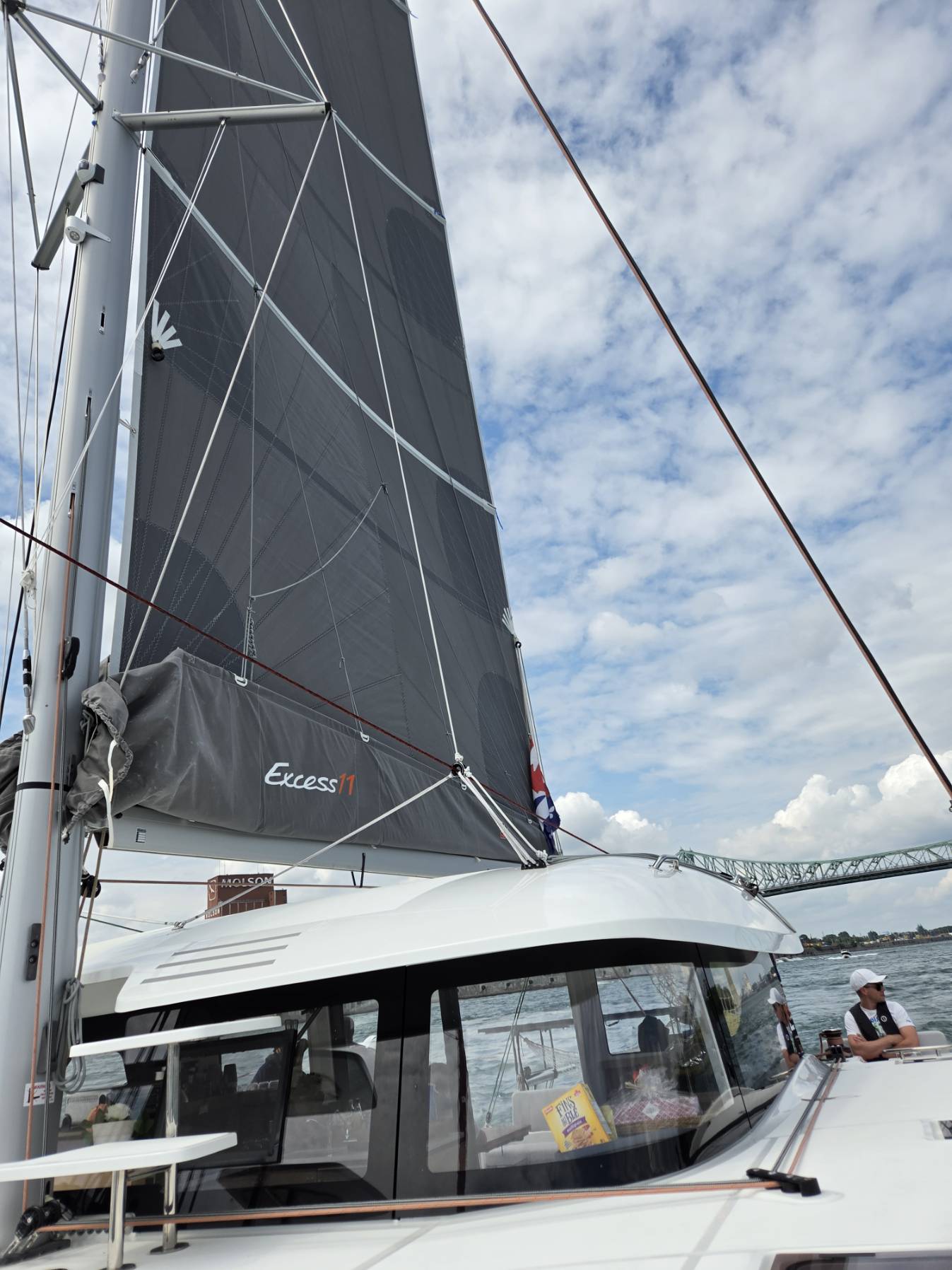 Introduction Catamaran_AFED8F1D-9A52-4D94-B3F0-B31457609503
