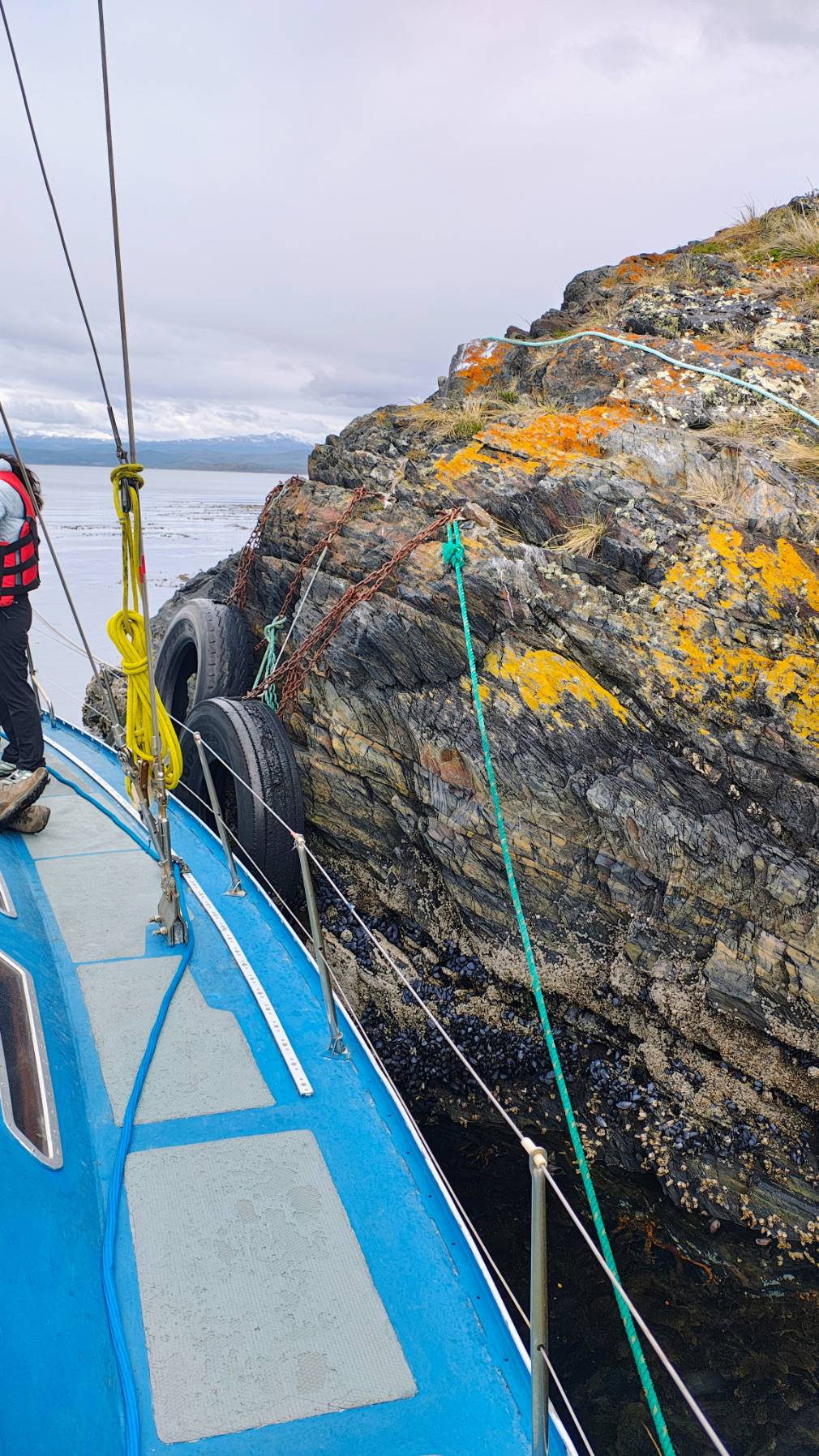 Navegação no Canal Beagle com parada na Isla H_0F22F86E-AD74-4EEE-B102-7B0A4FCDE030