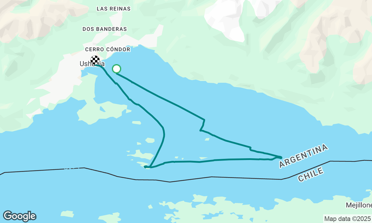 Navegação no Canal Beagle com parada na Isla H