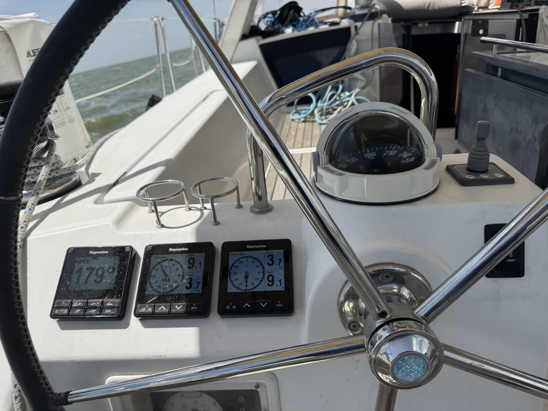 Voyage_5D101EEA-45DB-4F91-BB6B-86755731E3D2