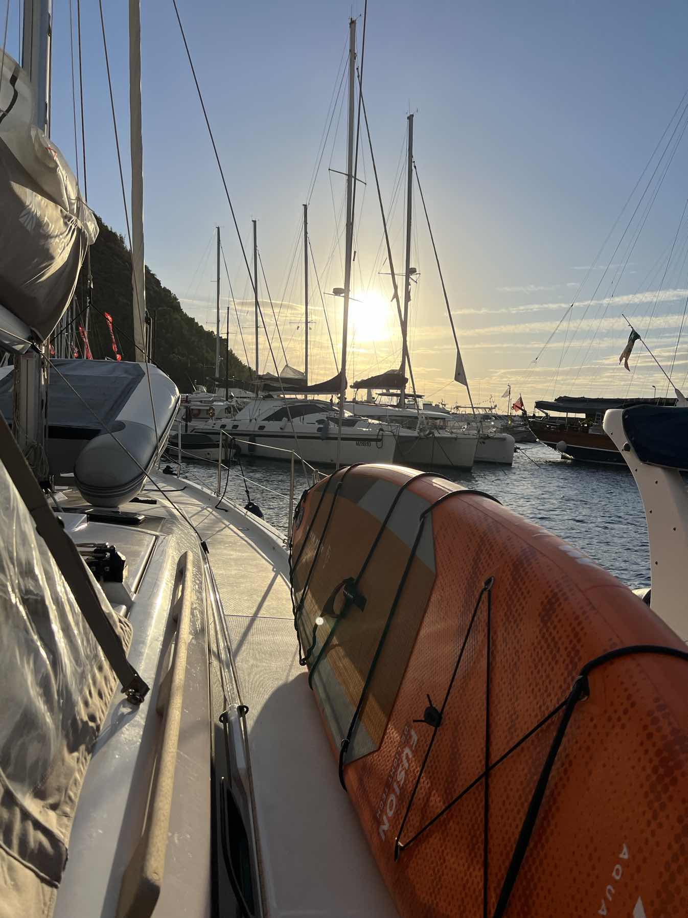 Sailing to sunshine ☀️🌞_0CAB1726-EE4C-48A6-A3B5-1387F972B369