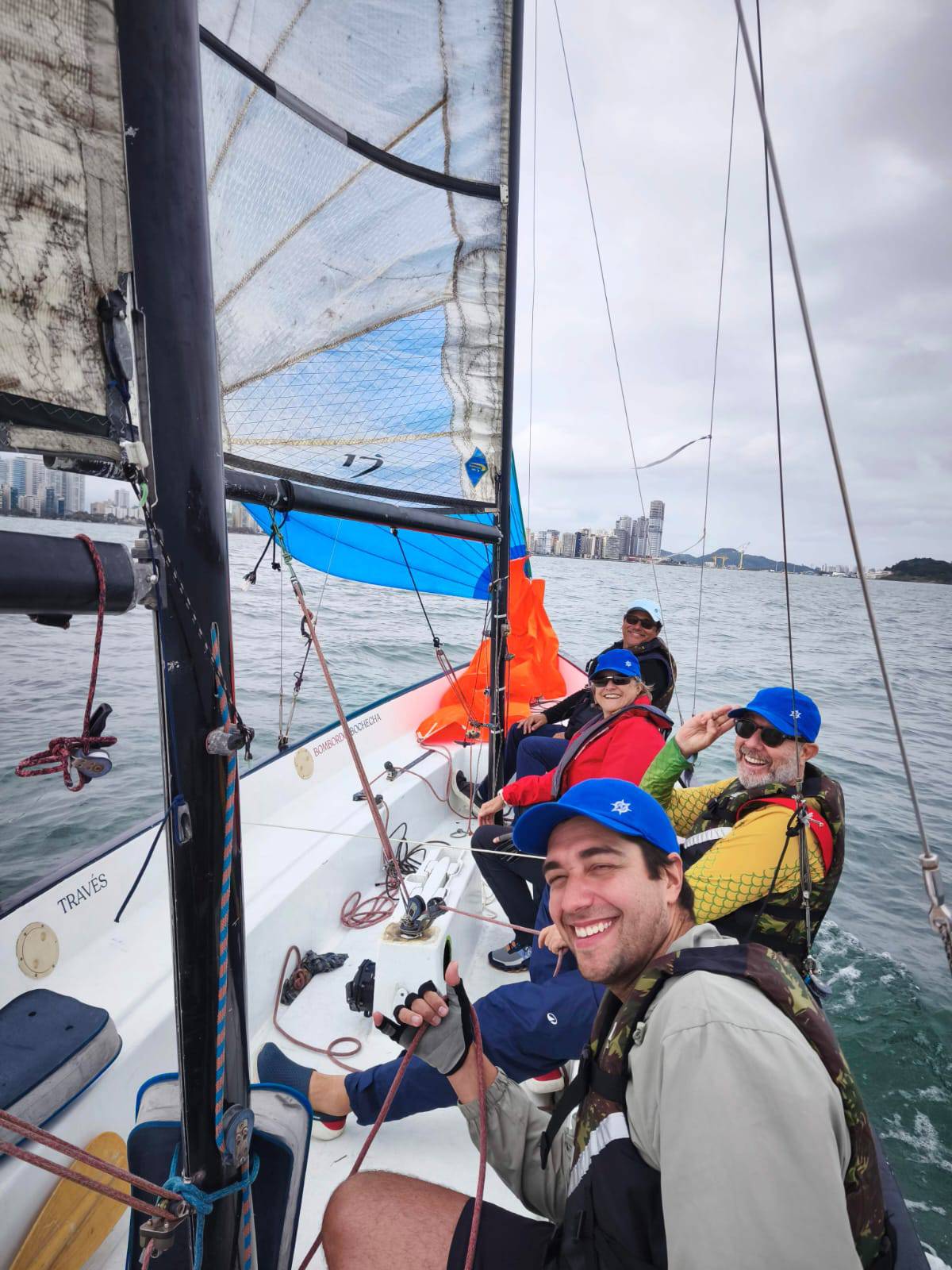 treino de gennaker_E87D2516-0A55-4467-A1E9-331E577C3E85