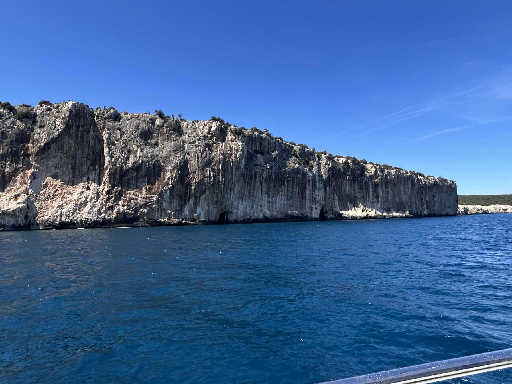 Isola di Tavolara_2EAFD380-3D50-4F9F-B862-4739BB9934A3