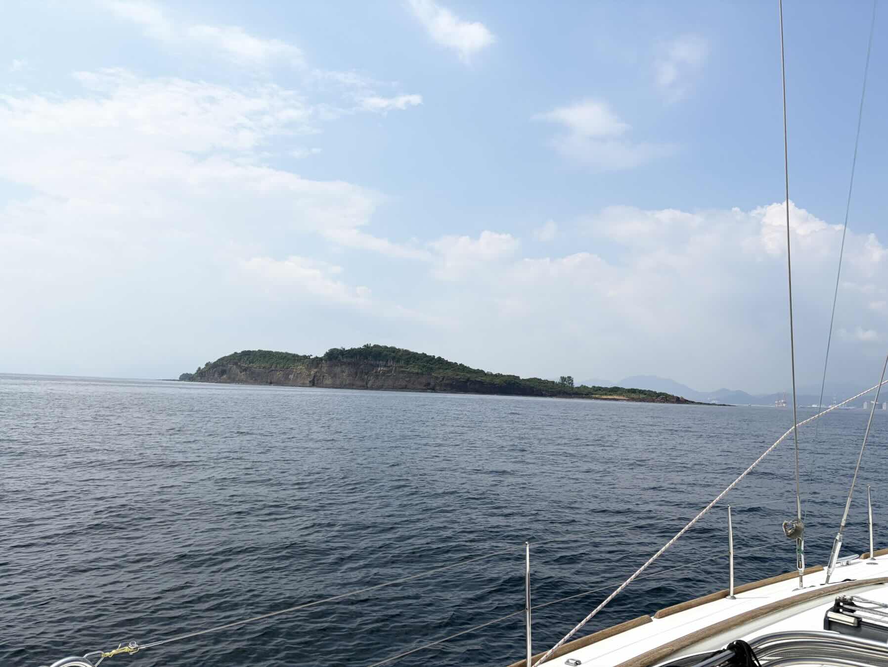 Solo sail North!_67B1781C-E917-4BA2-9EF1-E027EDD0F57E