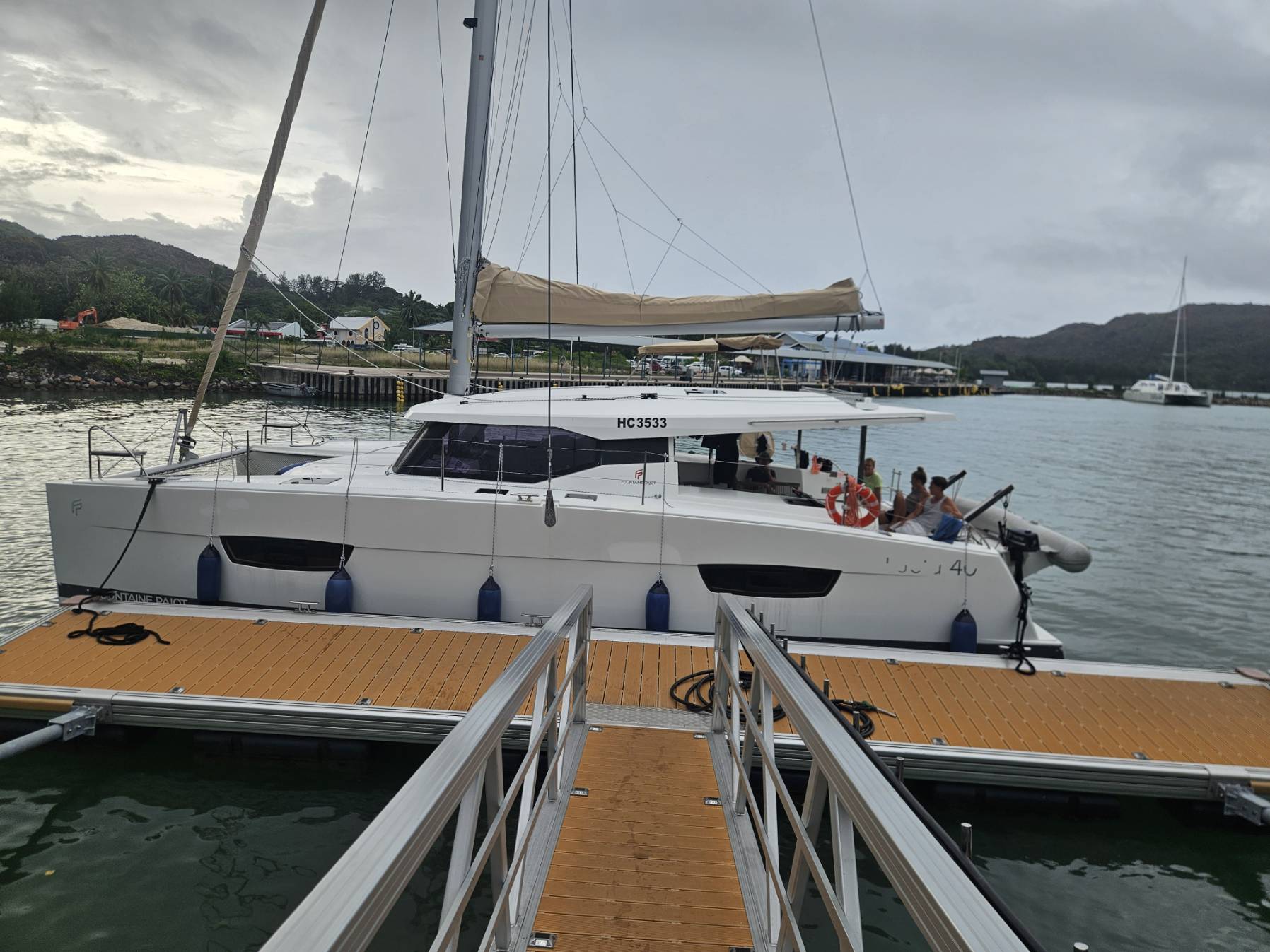 Anse Lazio to Round Island_34777B6A-682A-4995-8B8B-4DBD29E5629D