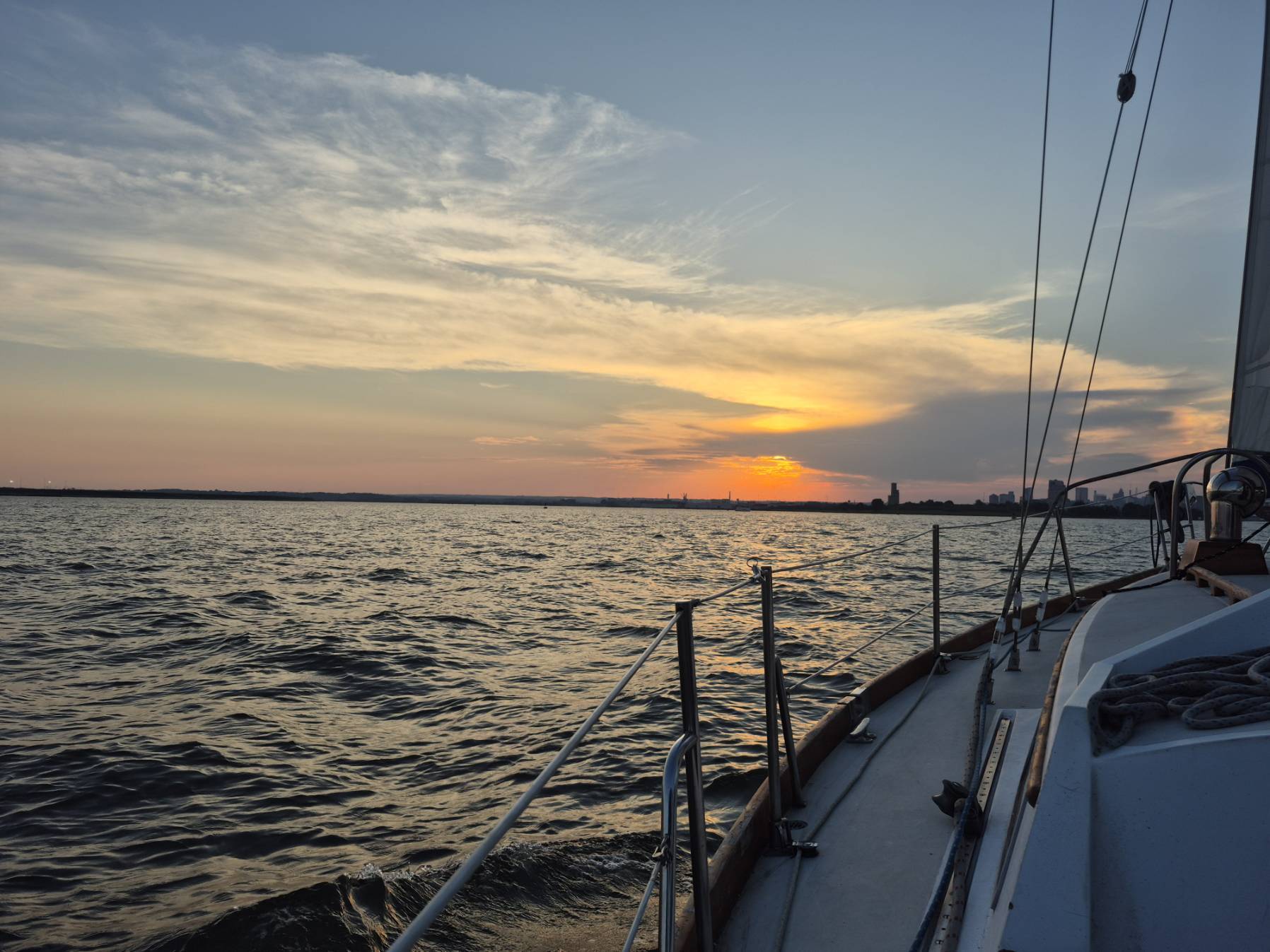 akimbo evening sail_5134D2B4-E035-4247-BB68-E9C47864398D