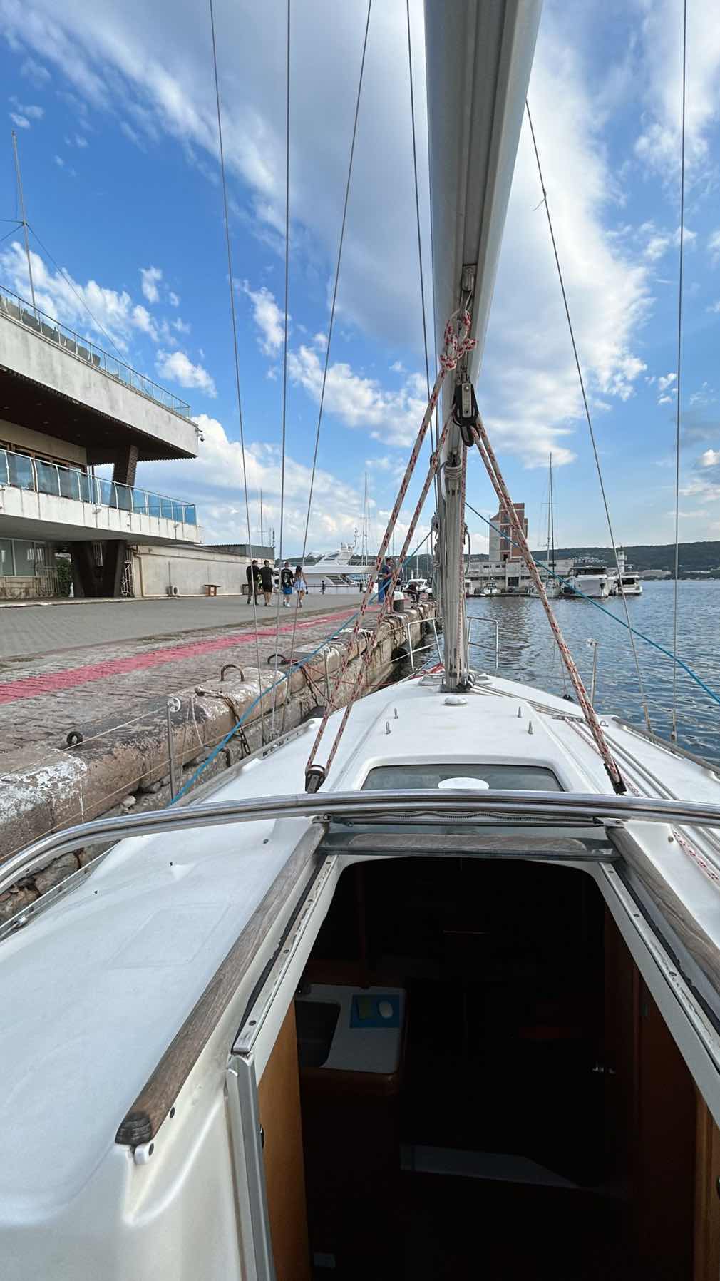 Discover sailing session_C8CE9EE8-A6E7-41E9-9F43-B08812AFC6BE
