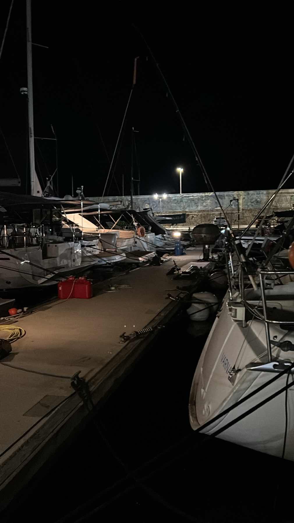 Discover sailing session_DA1A82ED-C078-4FA8-ABCD-08BFA2122754