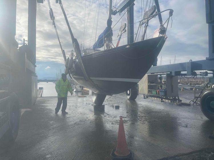 Voyage photo from Sapphire Rival 32 Lift