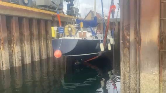 Voyage photo from Sapphire Rival 32 Lift