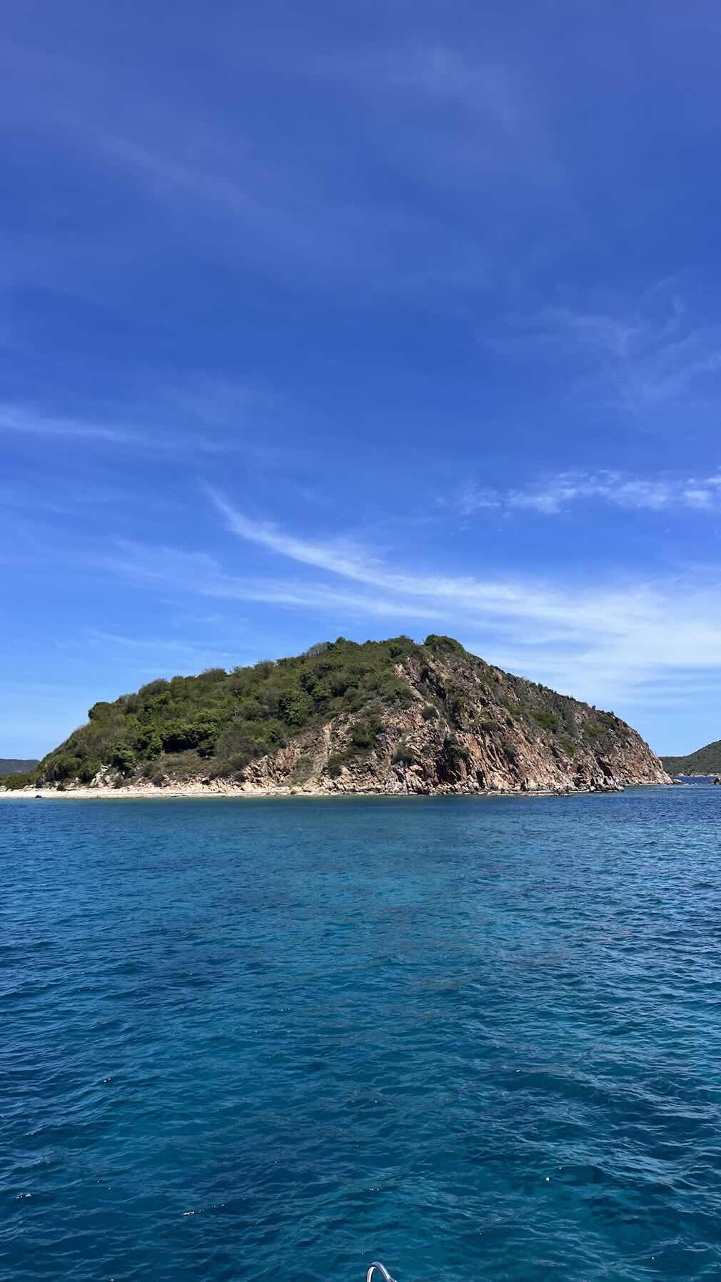 Jost Van Dyke > Indian National Park_33E3C43A-6DC5-494D-993E-A53265DB040C