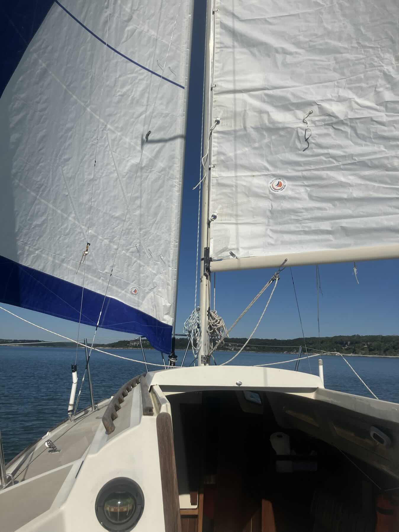 Sailing solo_065CEBA3-757F-44BE-B983-D32558797171