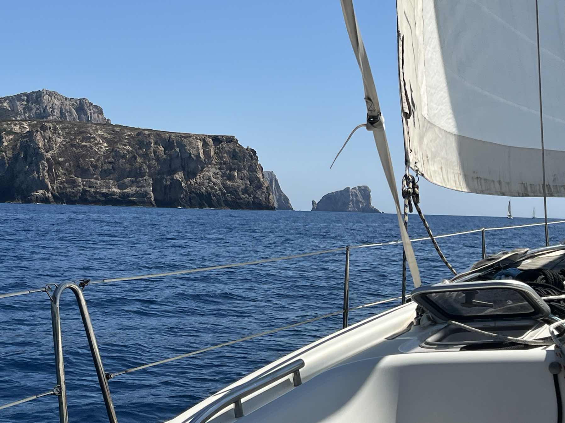 Motorsail to cavern dive_39C7EF47-8550-4CA0-BB0E-7665F281018E