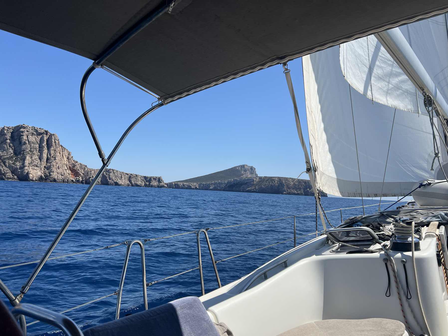 Motorsail to cavern dive_71438976-BEC5-46C8-8D11-AD29149CB6C3