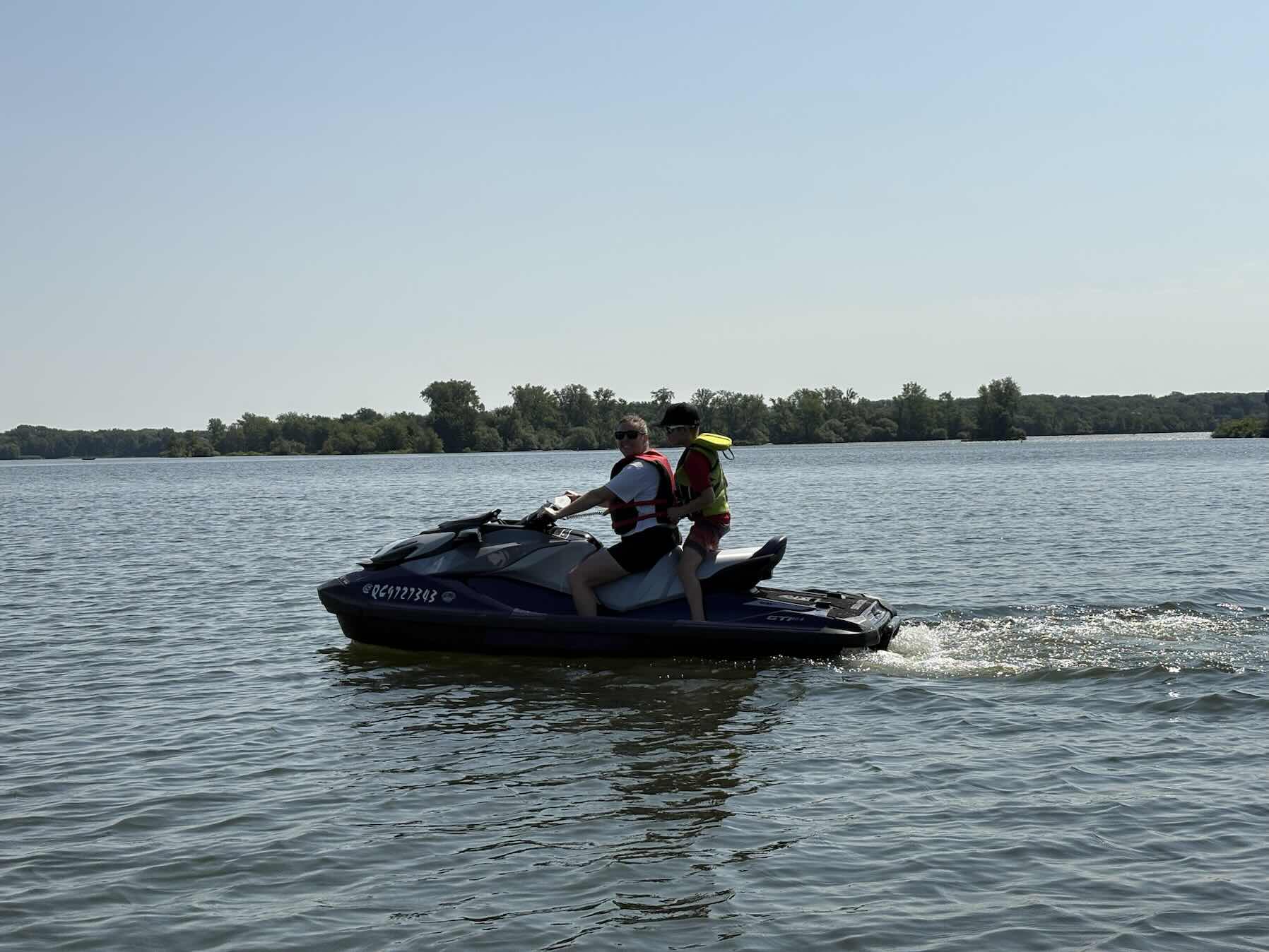 Balade en moto-marine_C9D4B165-75AF-4B7D-9A55-EFCA9111E81E