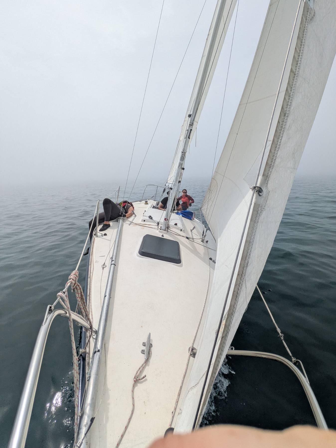 Foggy race around the island_44314780-44EF-48E7-828F-232490363820
