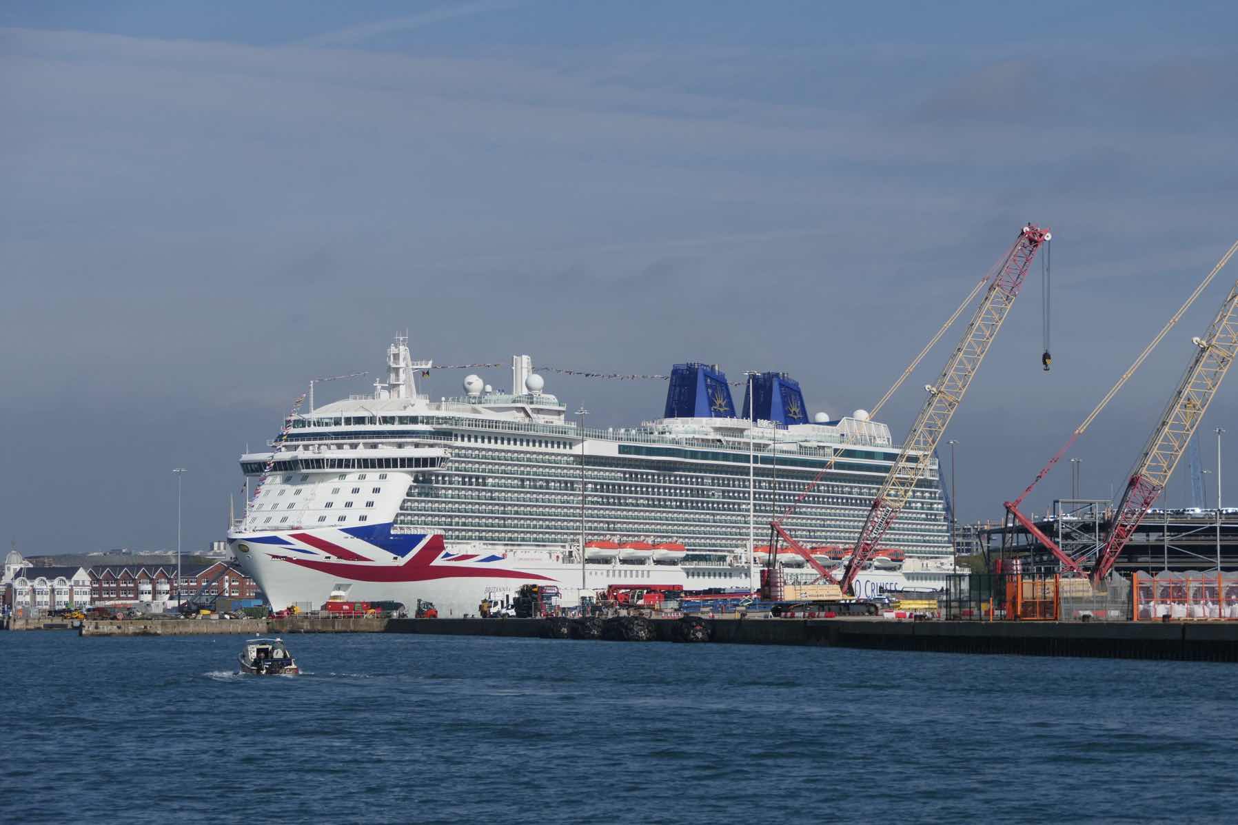 September cruise 
_3DBF0005-12B5-4B50-B06A-80B9BF161F58