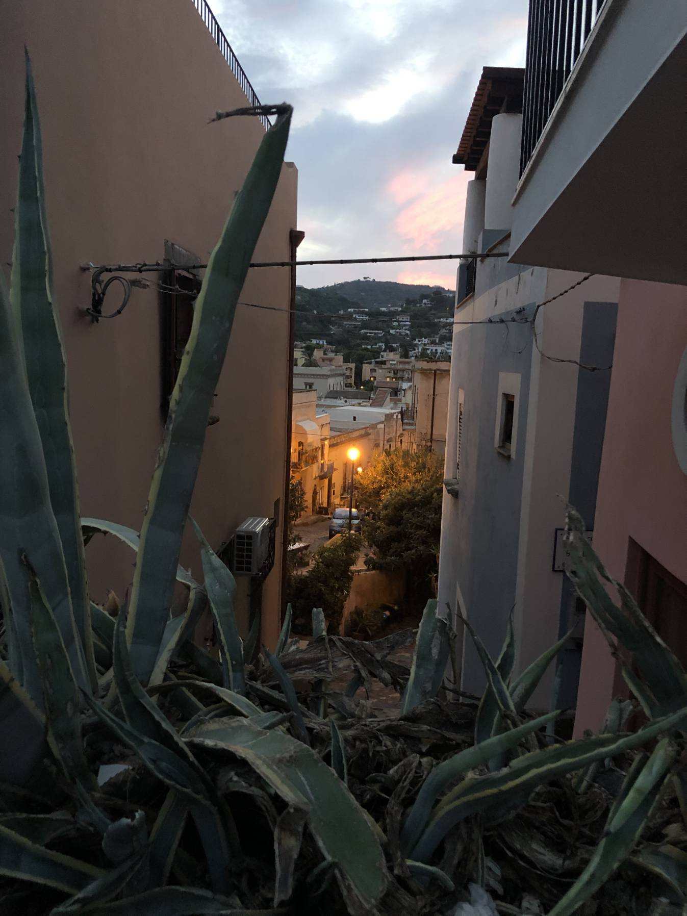Sunrise slip to Lipari 🌅_8F4319FE-489D-49A8-84EC-0252C0523491