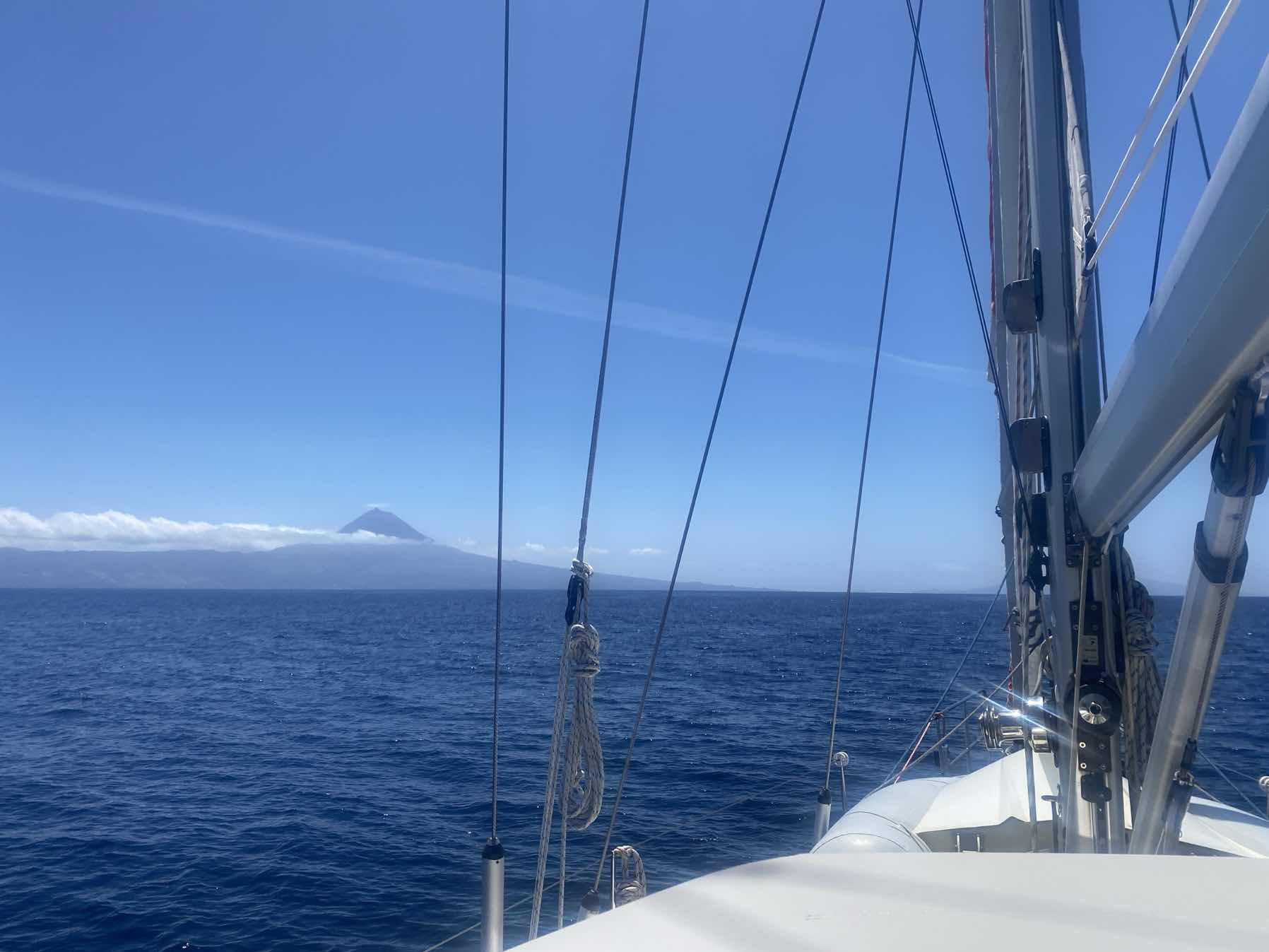 Around the Atlantic (7)
Azores to Spain (part 1)_EAE61F3F-1331-42E8-987A-20C2D6BD0618