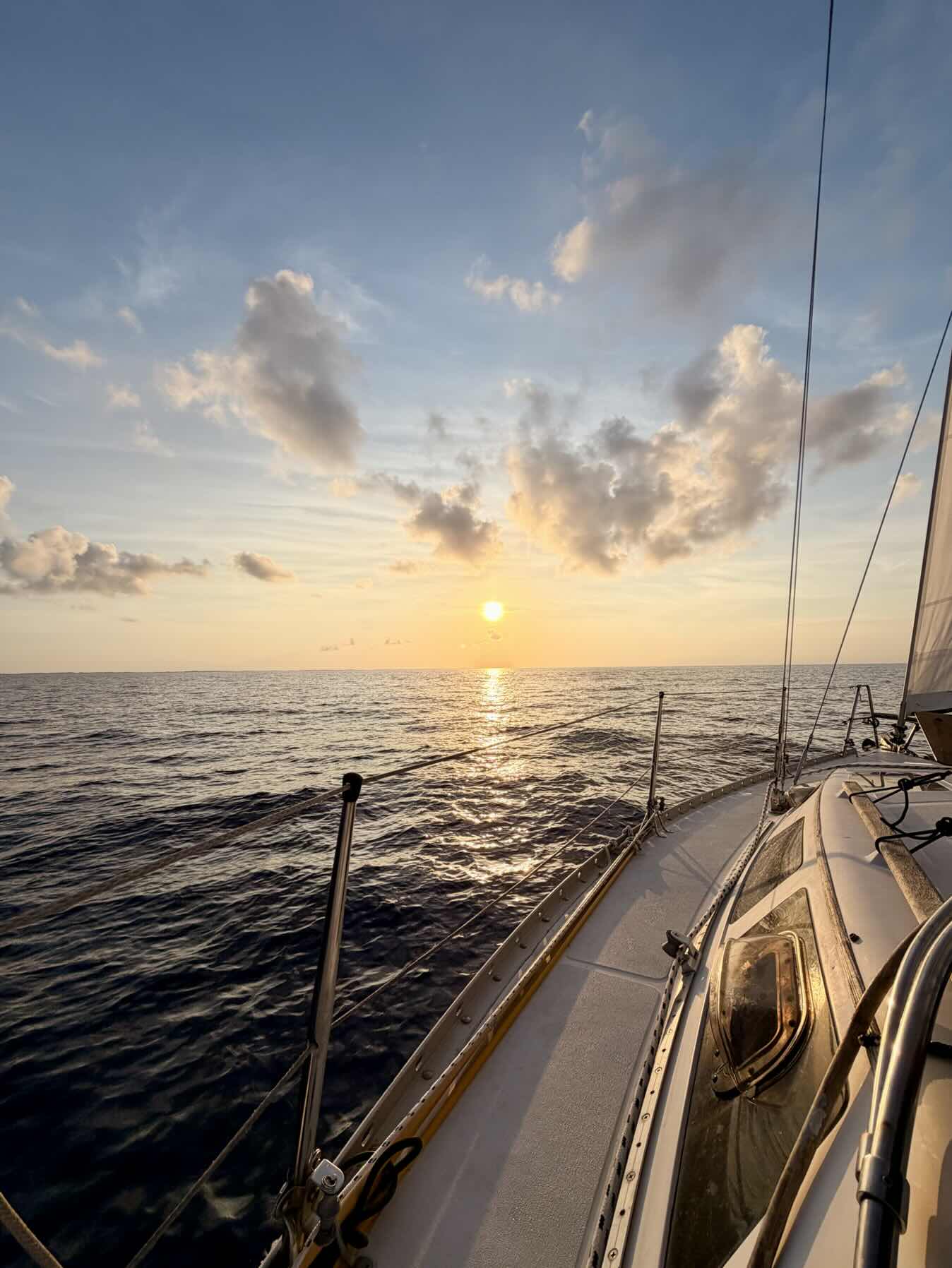Georgetown, Bahamas -> West Palm Beach, Florida_5F9686D6-EE11-4821-840C-094B4EDB9679