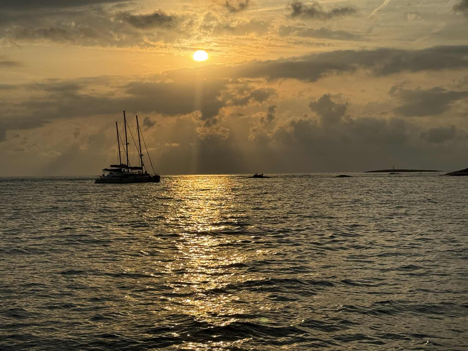 Sail to pickup Alex_CEC56F0B-D63C-4D13-912D-7BF40BC0501C