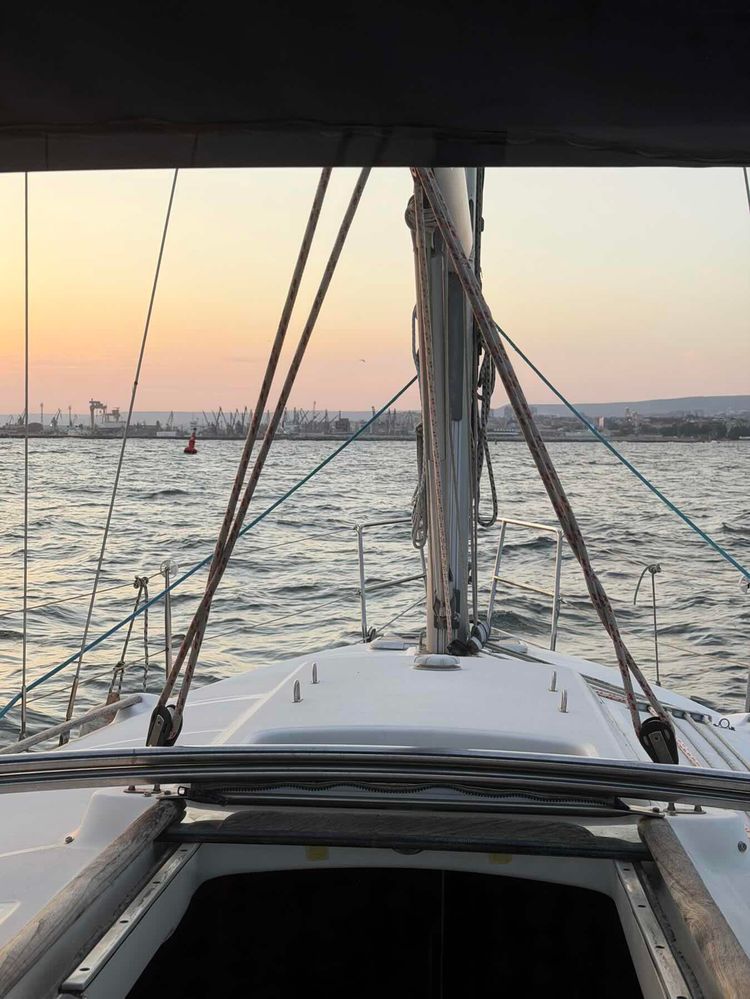 Voyage photo from Charter