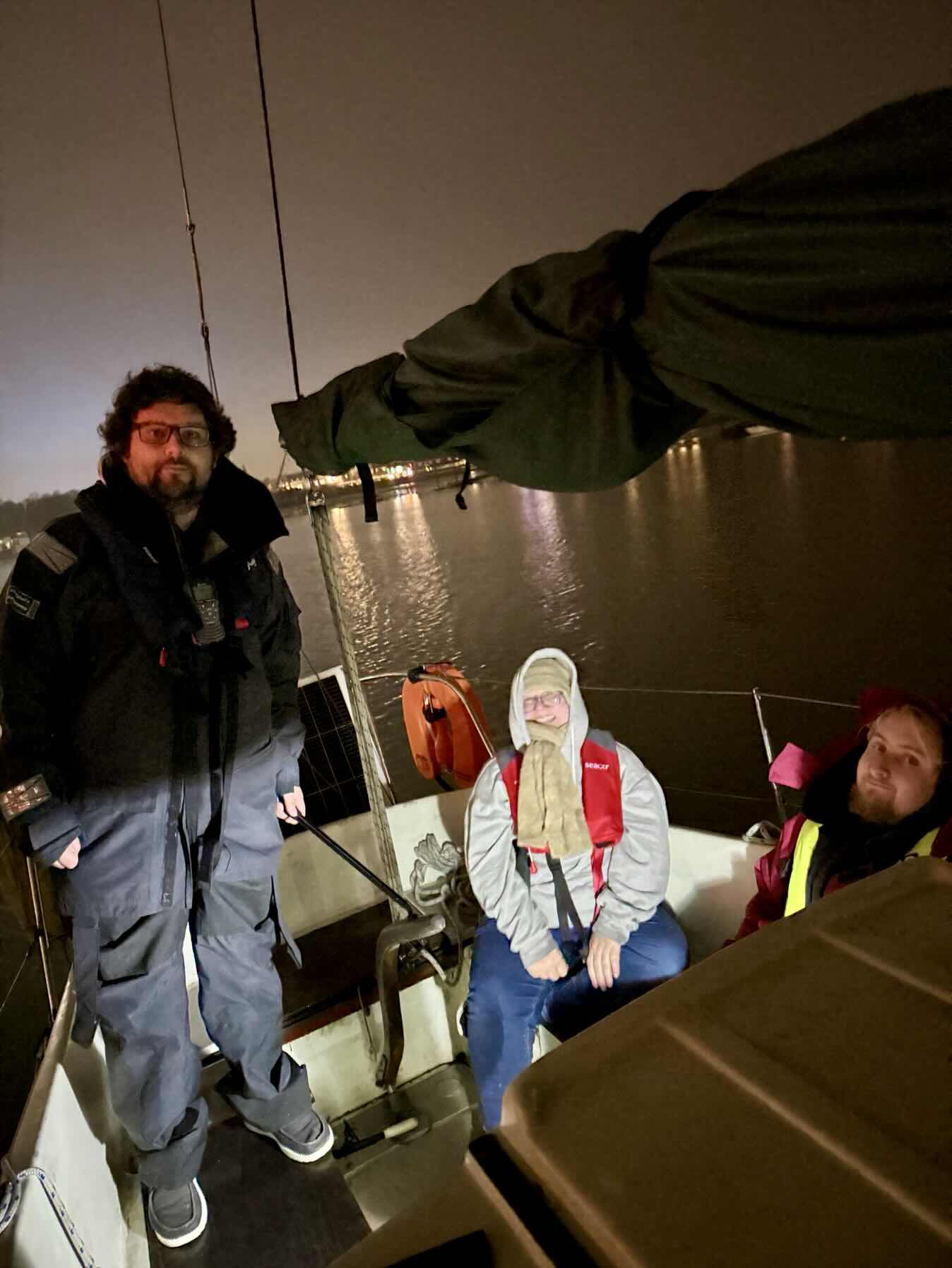 Night sail_445E9688-3974-4E75-A065-B89D3CBF64F6