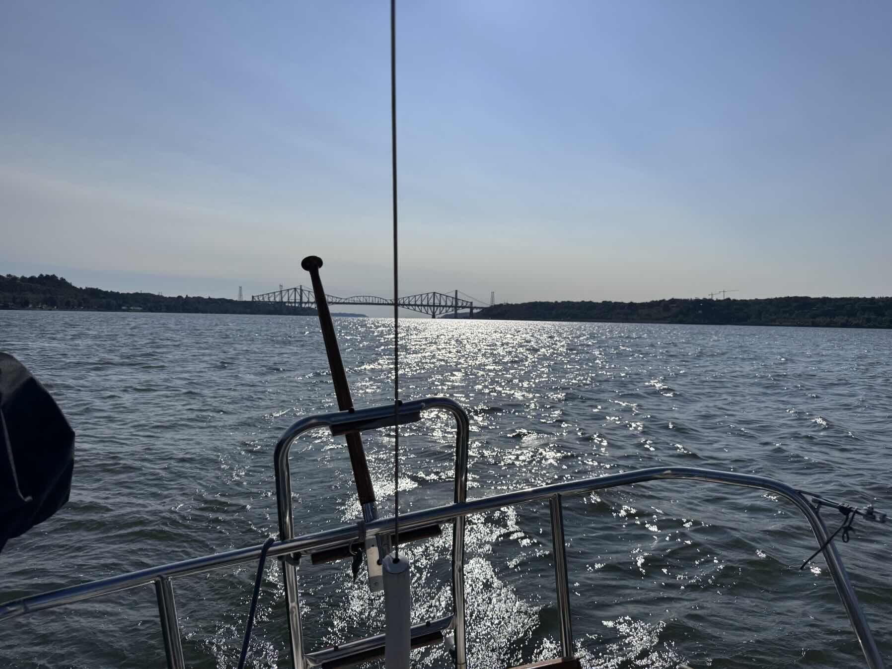 Vers le pont (2e prise)_EF93A775-8BB0-4169-8F65-3D340C39238D