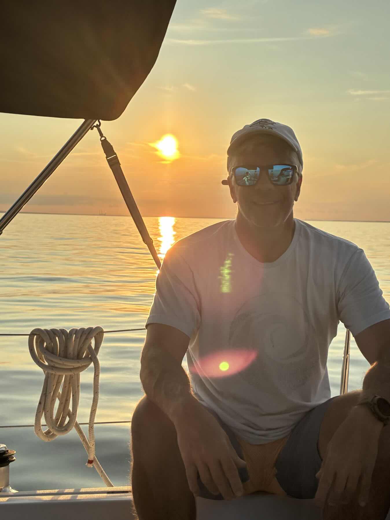 Slow Sunset Sail_F433F760-E5B2-4D62-9931-28F20384CAC0
