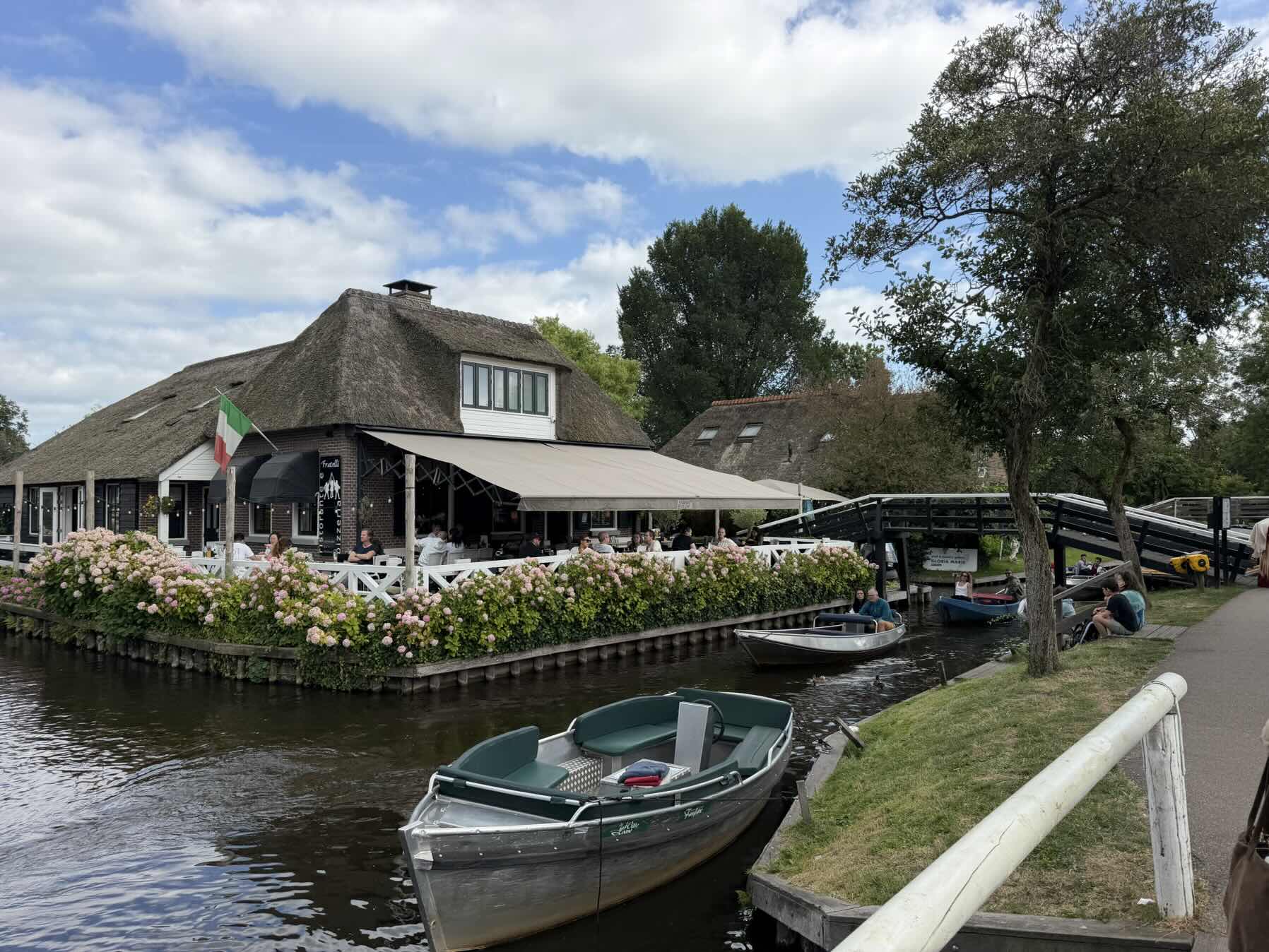 Giethoorns - village canaux_8D57DA39-A2F5-4974-809E-594521176205