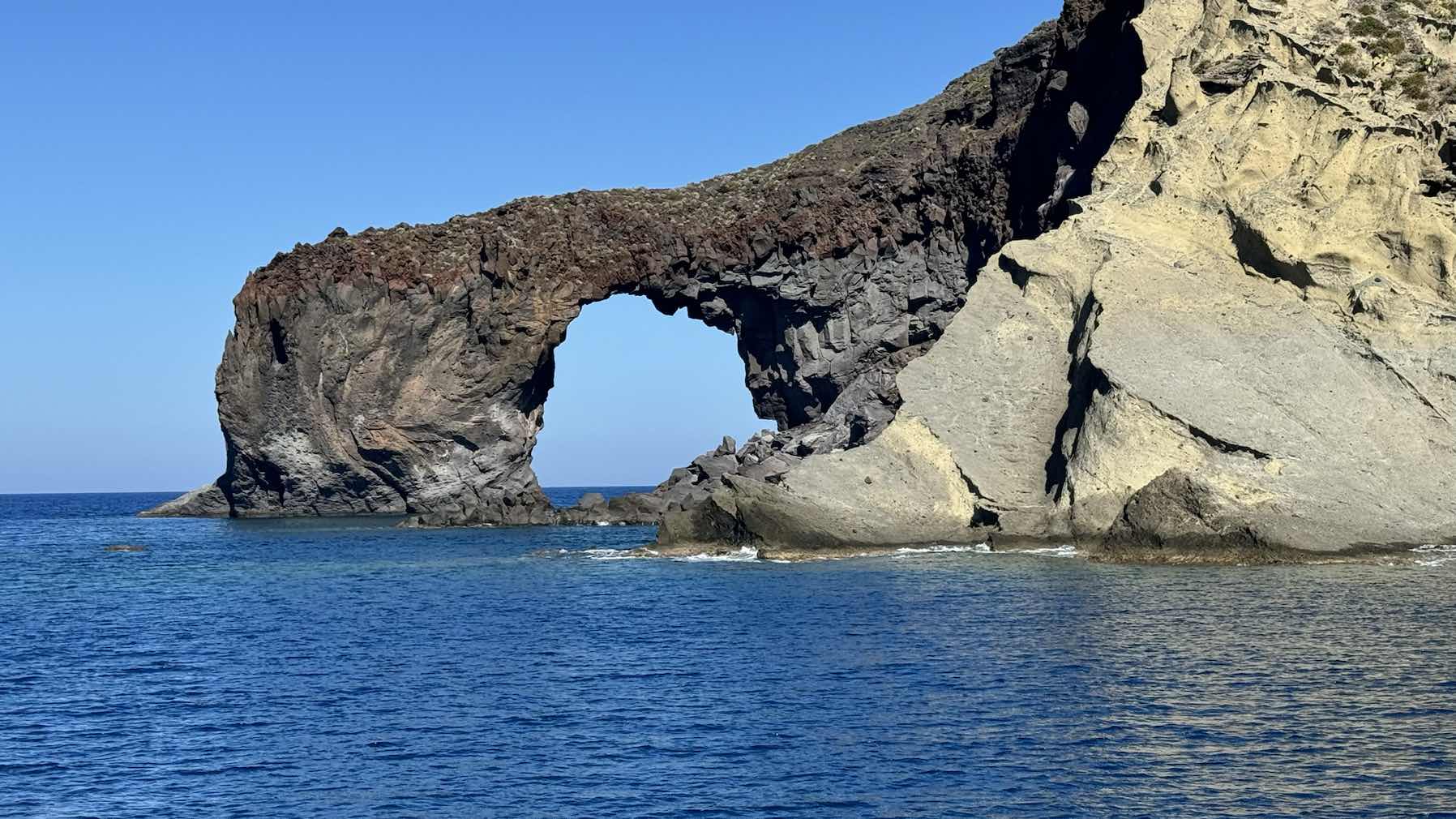 Salina - Lipari_3B6CB9D8-F0BA-4373-A66B-3F91C6E1BAC9