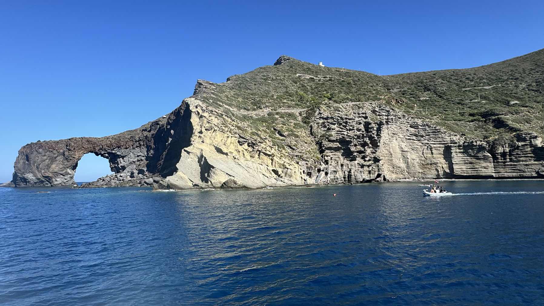 Salina - Lipari_420E5660-976C-4B4C-8345-D75243EFF03C