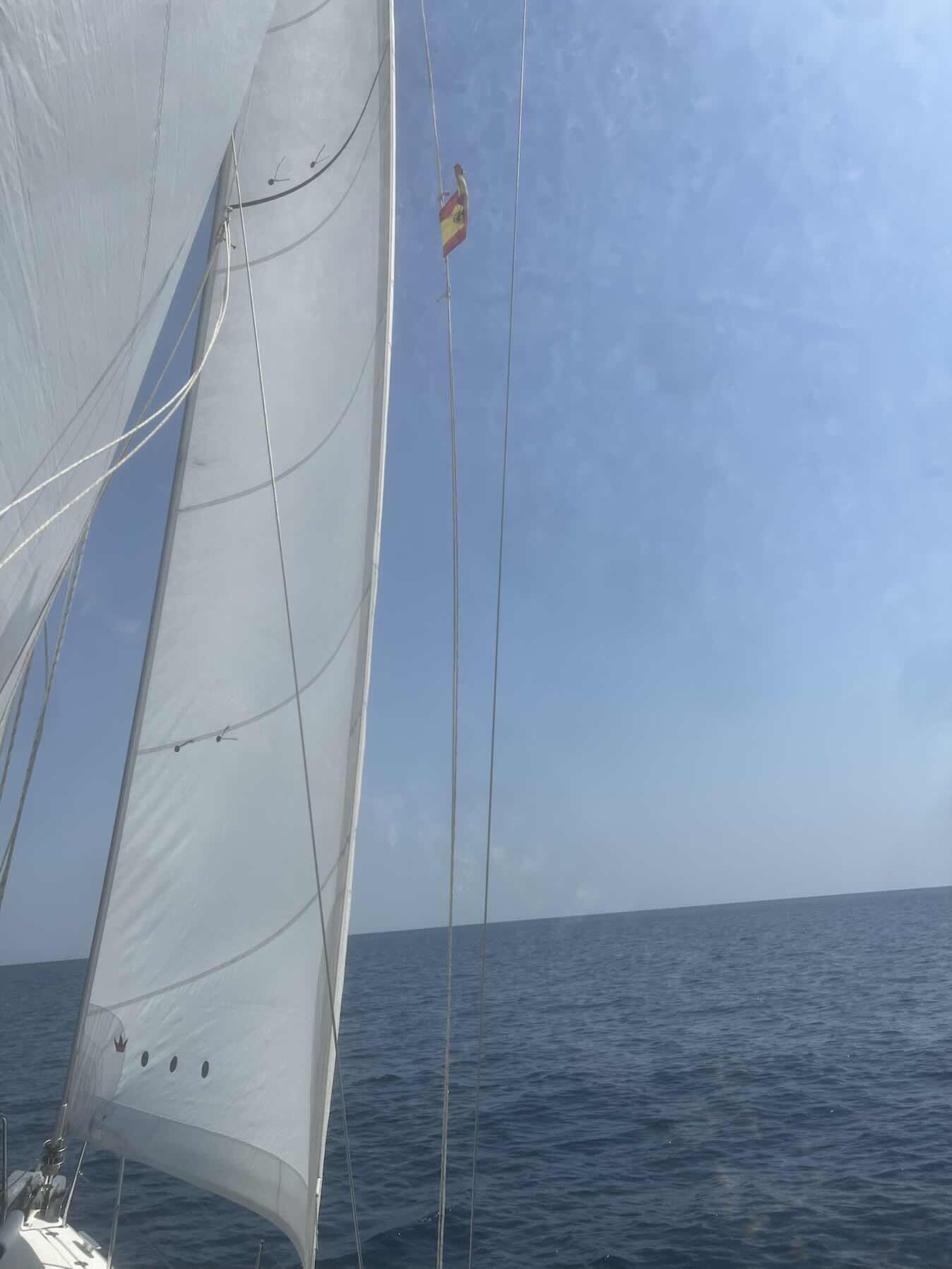 Lazy Sail_60958BFA-1AE1-4671-81A8-CBDD7266593E