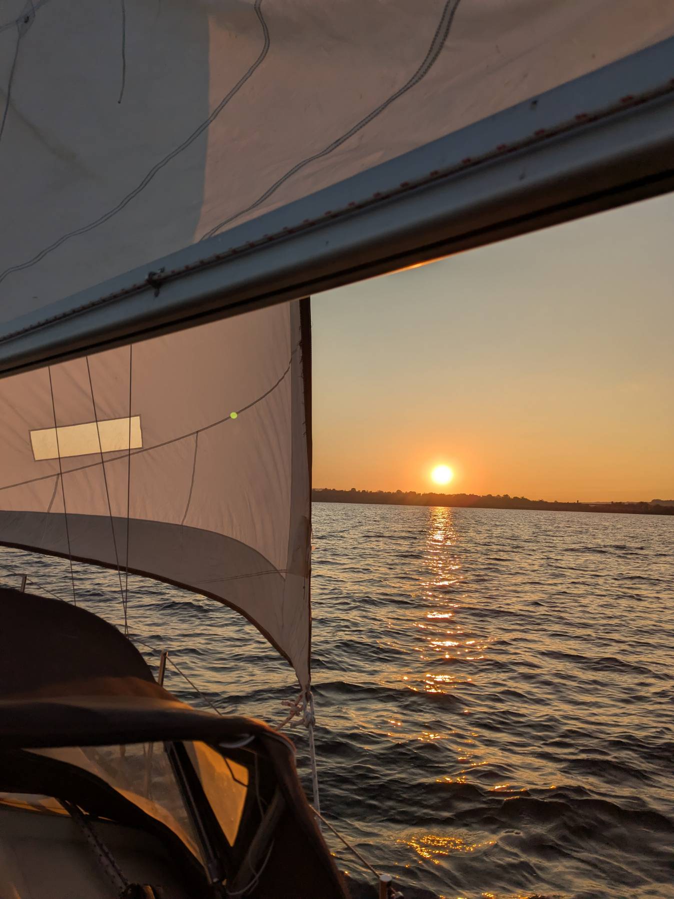 November evening harbour sail_C576AB02-B933-4923-8BD2-89795600D954