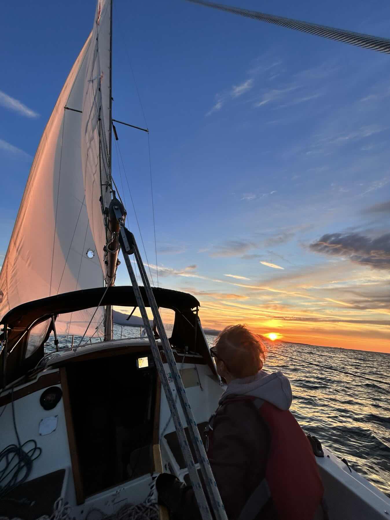 sunsets, spin, and whales...oh my😍_0CCB5B88-7F68-4C2B-AB25-04946C8CFFF8