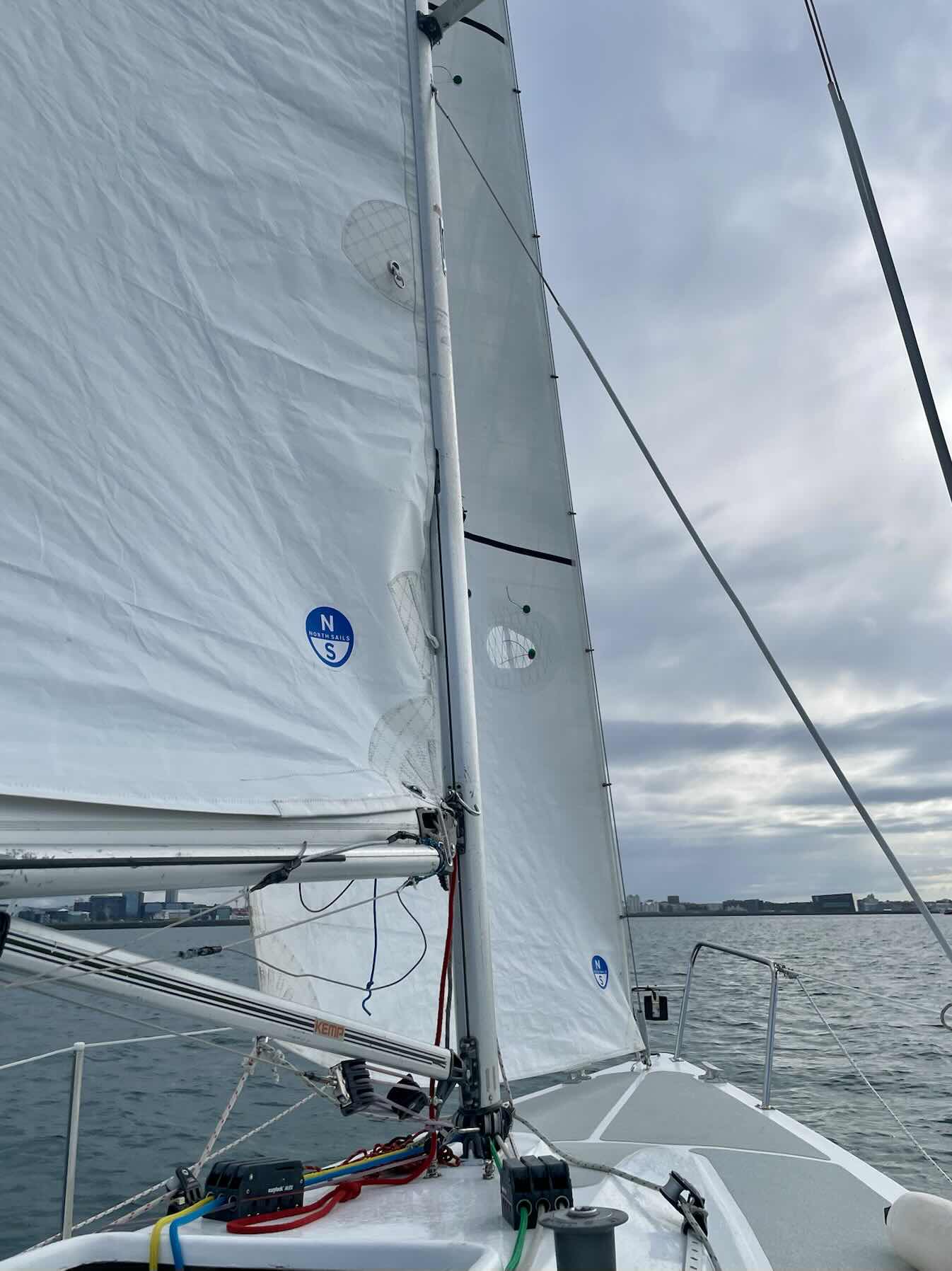 Ljúf sigling á sumarkvöldi_01893727-D1D6-4DC0-B6C8-94672D3D3B8B