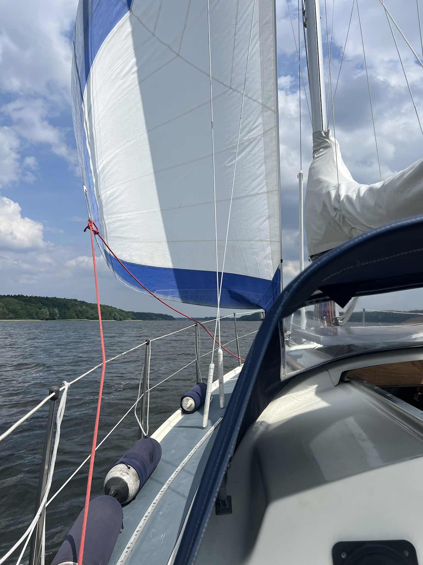 Trave river sailing trainig. Bft 4-to-6_B85938F9-CD28-46ED-917B-32FB6C684E49