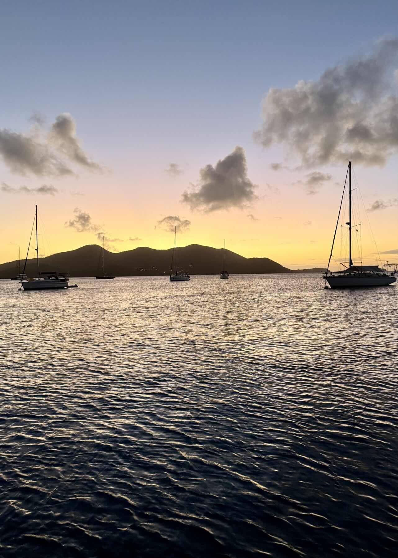 Pointe à Pitre direction Les Saintes Pain de sucre_1C5B3566-17F5-4B49-915C-86E3A7141EF1