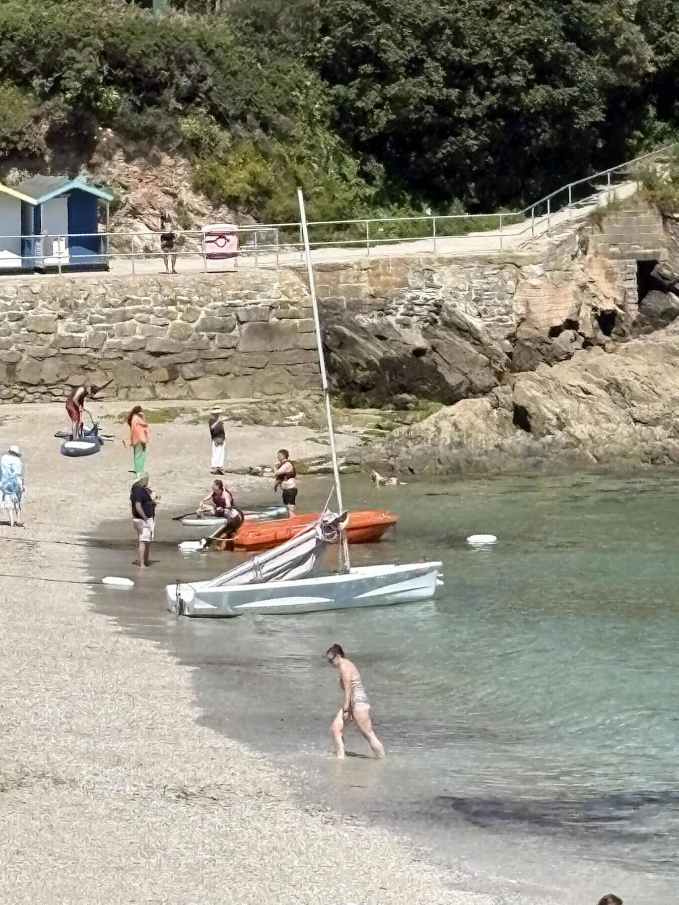 Sunny Swanpool. _8D1CF524-6534-4F85-BAC0-645CF3181D04