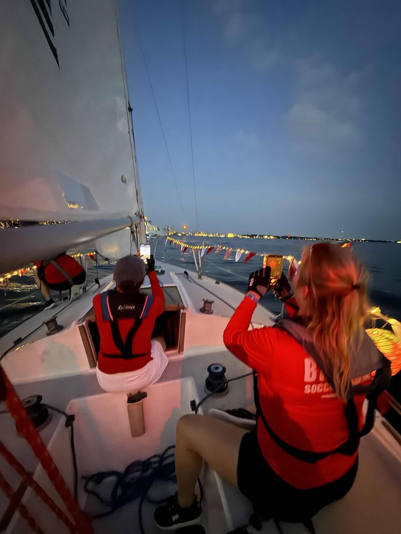 Full Moon Sail_8014FD4A-4329-479B-BB3C-9C109A2FD4C6