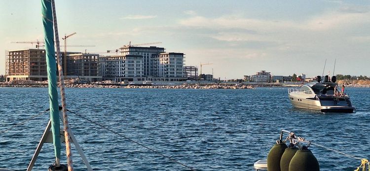 Voyage photo from Sazan Island to Durres