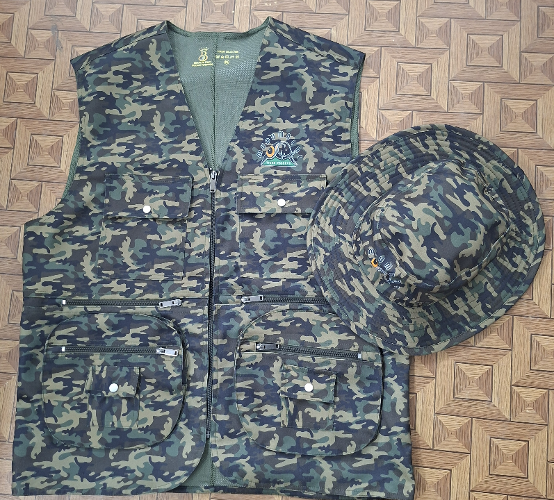 Men's Camouflage Cargo Vest and Bucket Hat Set