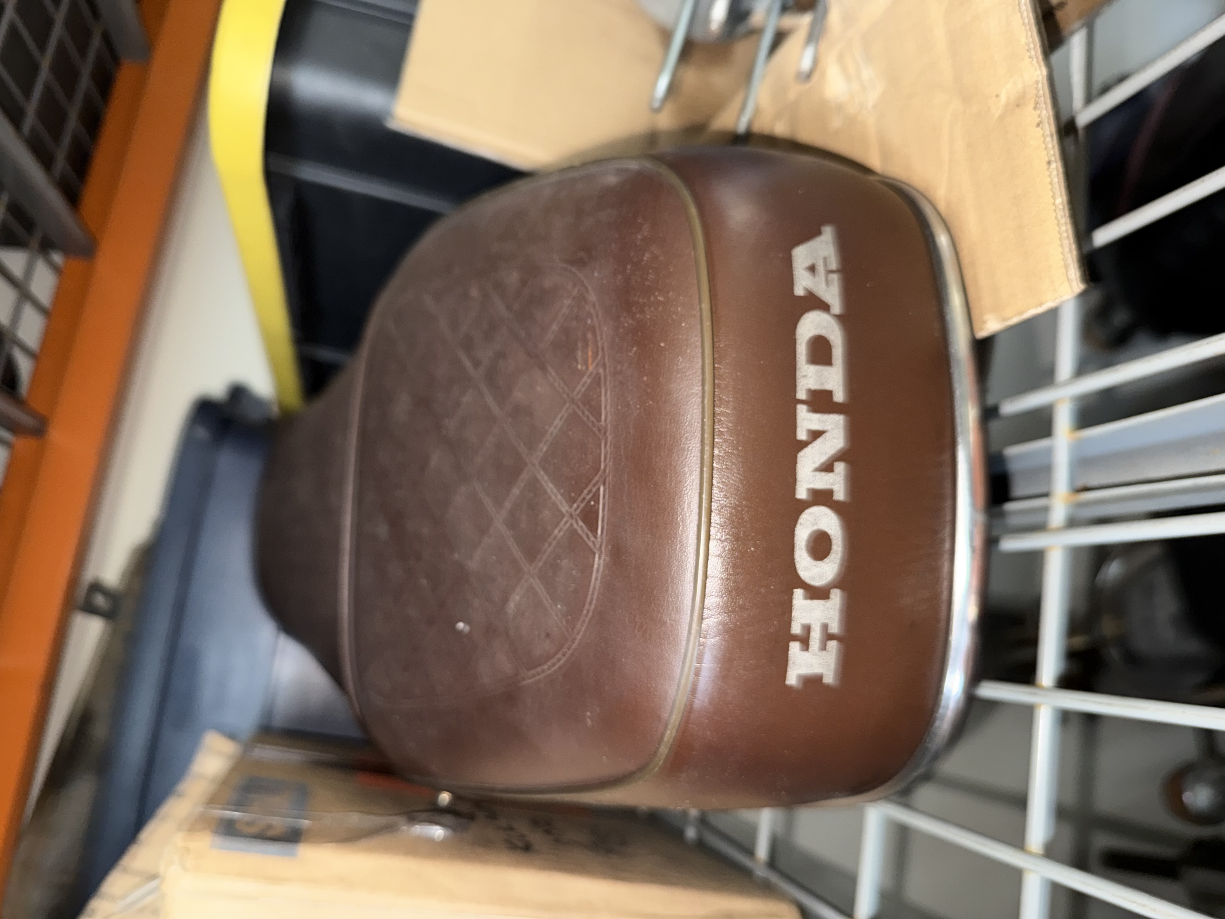 1975-76 Honda CB500t seat