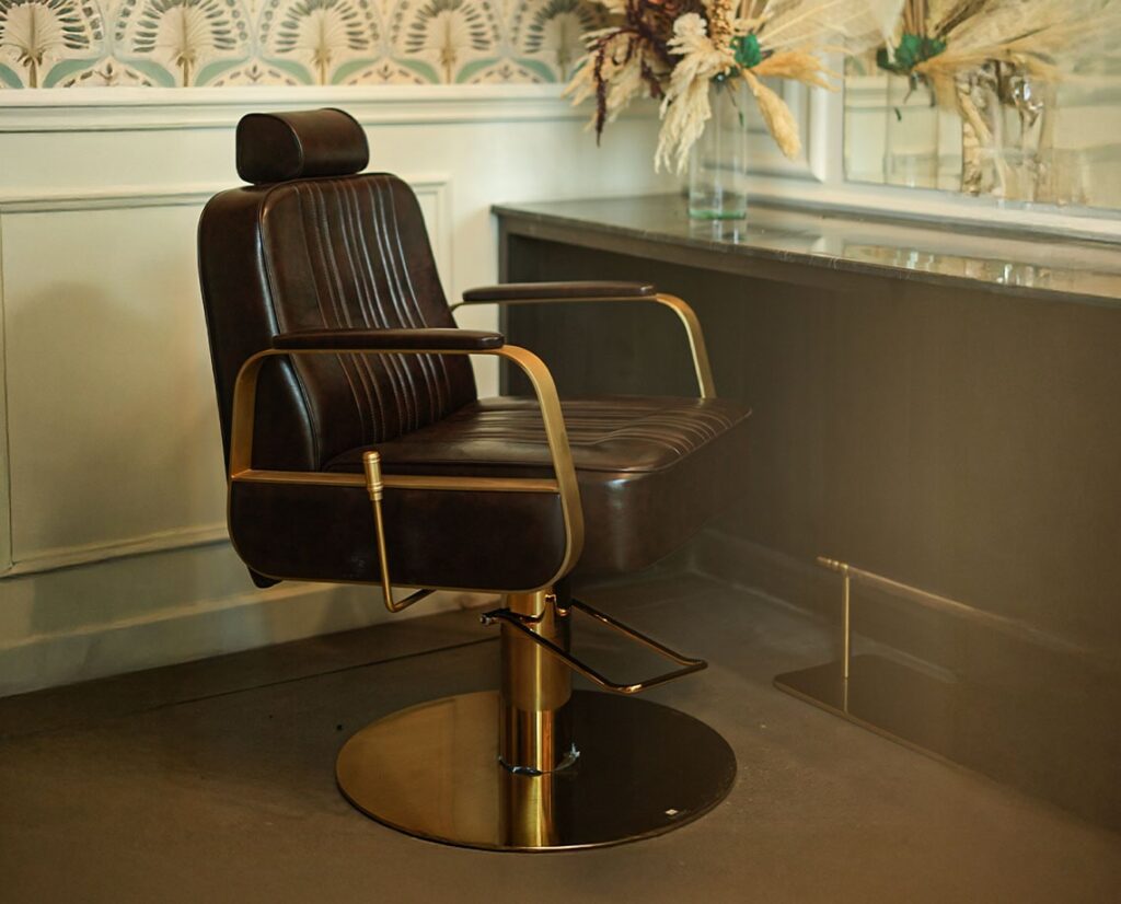 5 Must-Have Furniture Pieces to Start Your Salon Business