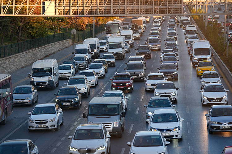 Ankara’da Trafik Çilesi: Yeni Mahalle–Çukurambar Arası Yol 1,5 Saati Aştı!