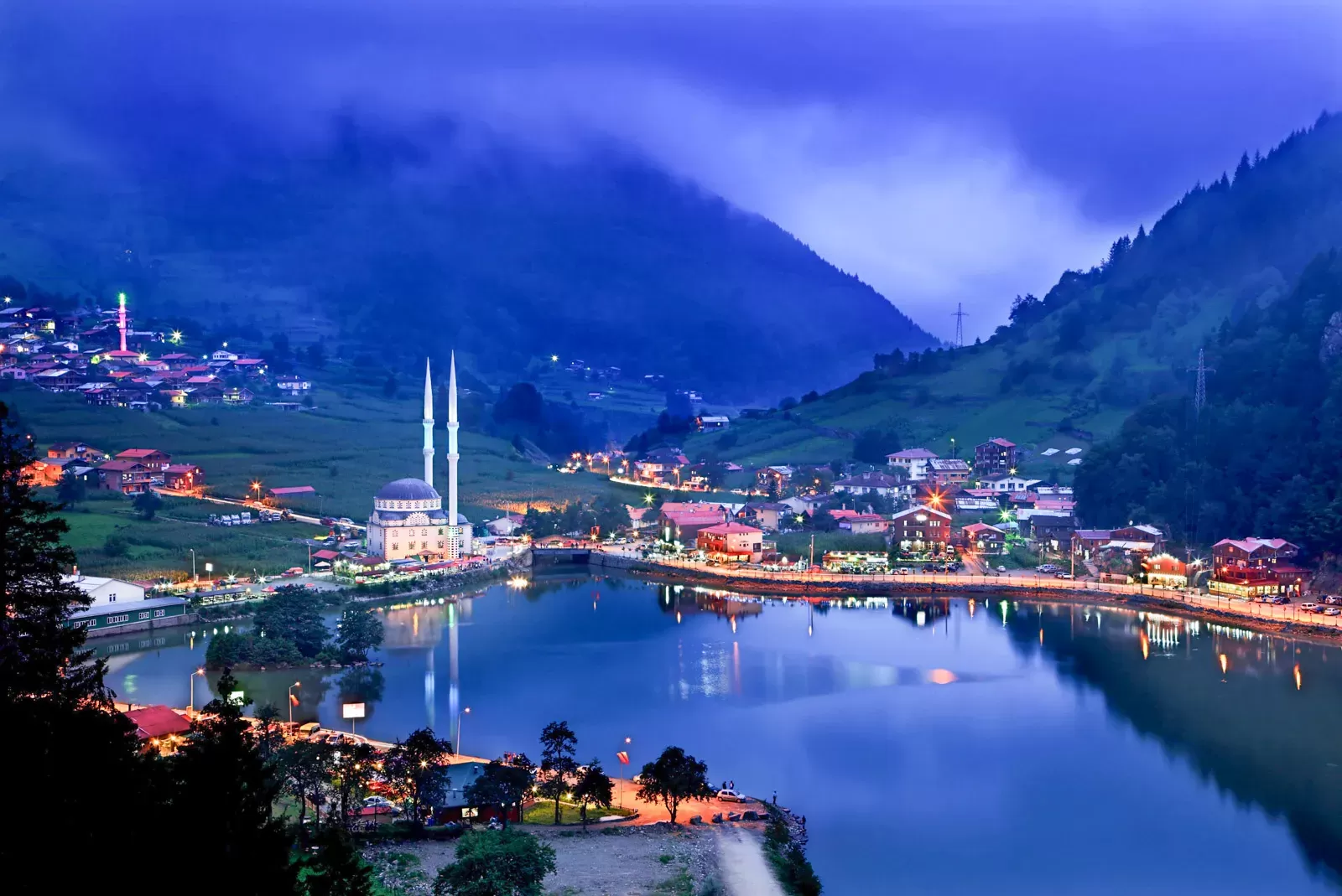 Trabzon’da Elektrik Kesintisi Can Sıktı: Gidip Gelen Elektrik Cihazları Bozdu